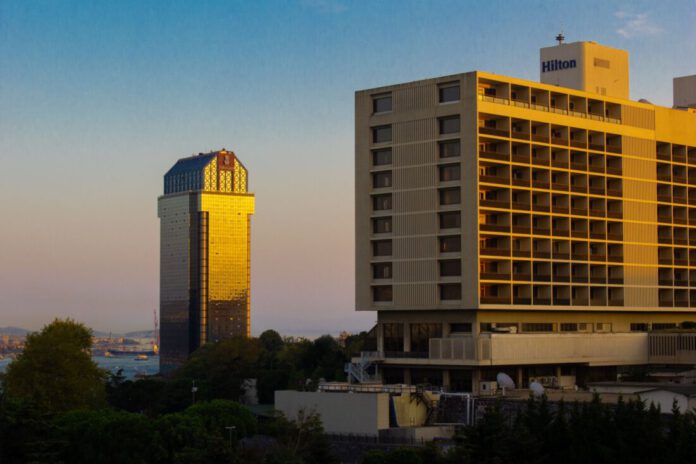 Gráfica de rendimiento hotelero y ocupación